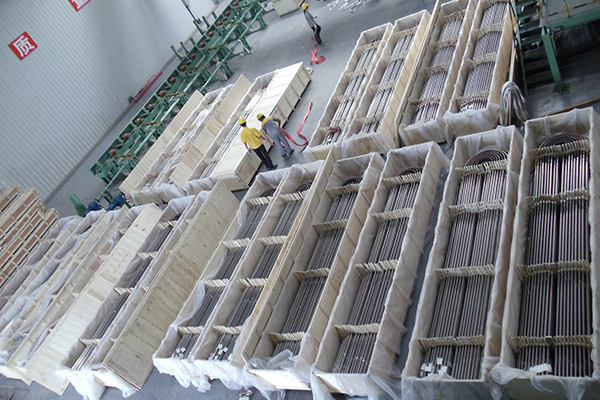 Comparative analysis of heat exchange effect between copper tube and stainless steel tube